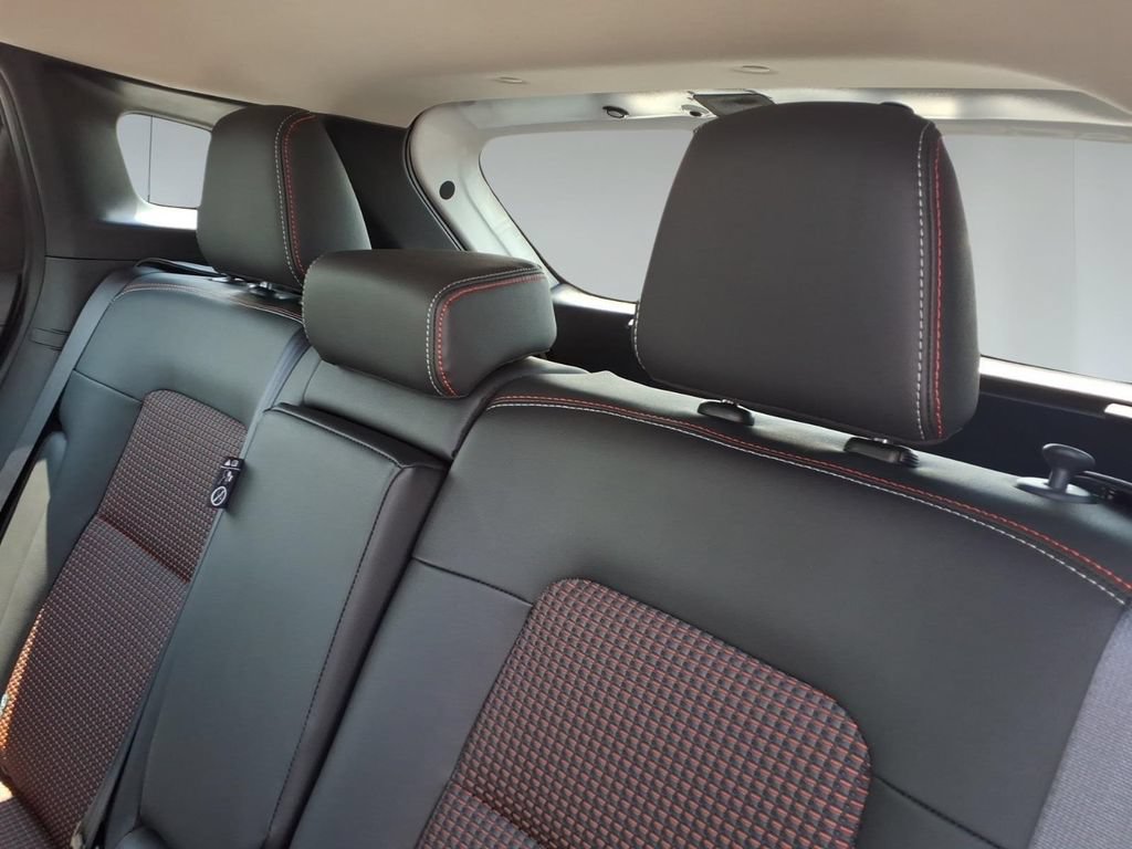 New 2026 Nissan Kicks SR FWD image 11