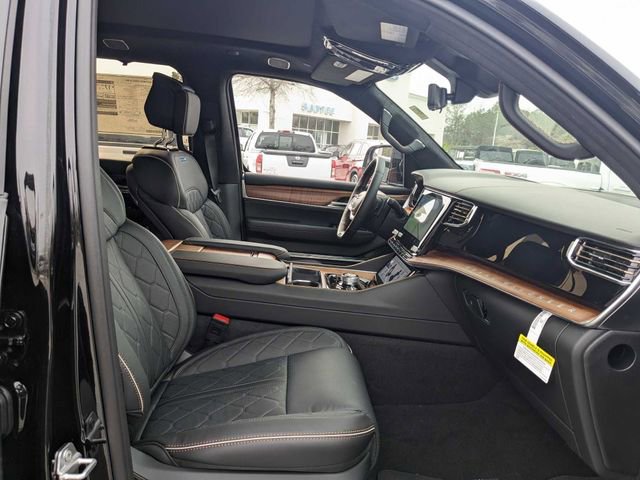 Used 2024 Jeep Grand Wagoneer Series III w/ Flexible Seating Group AWD/4WD image 31