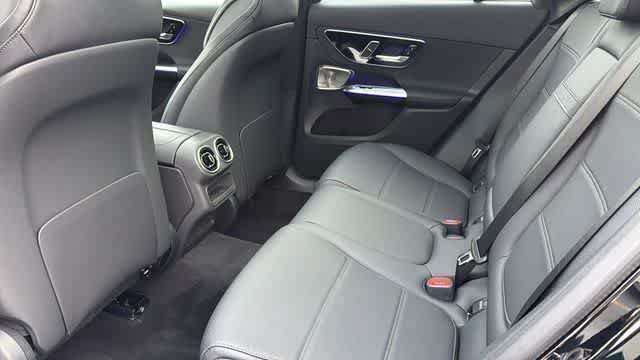 Used 2026 Mercedes-Benz GLC 300 4MATIC image 26