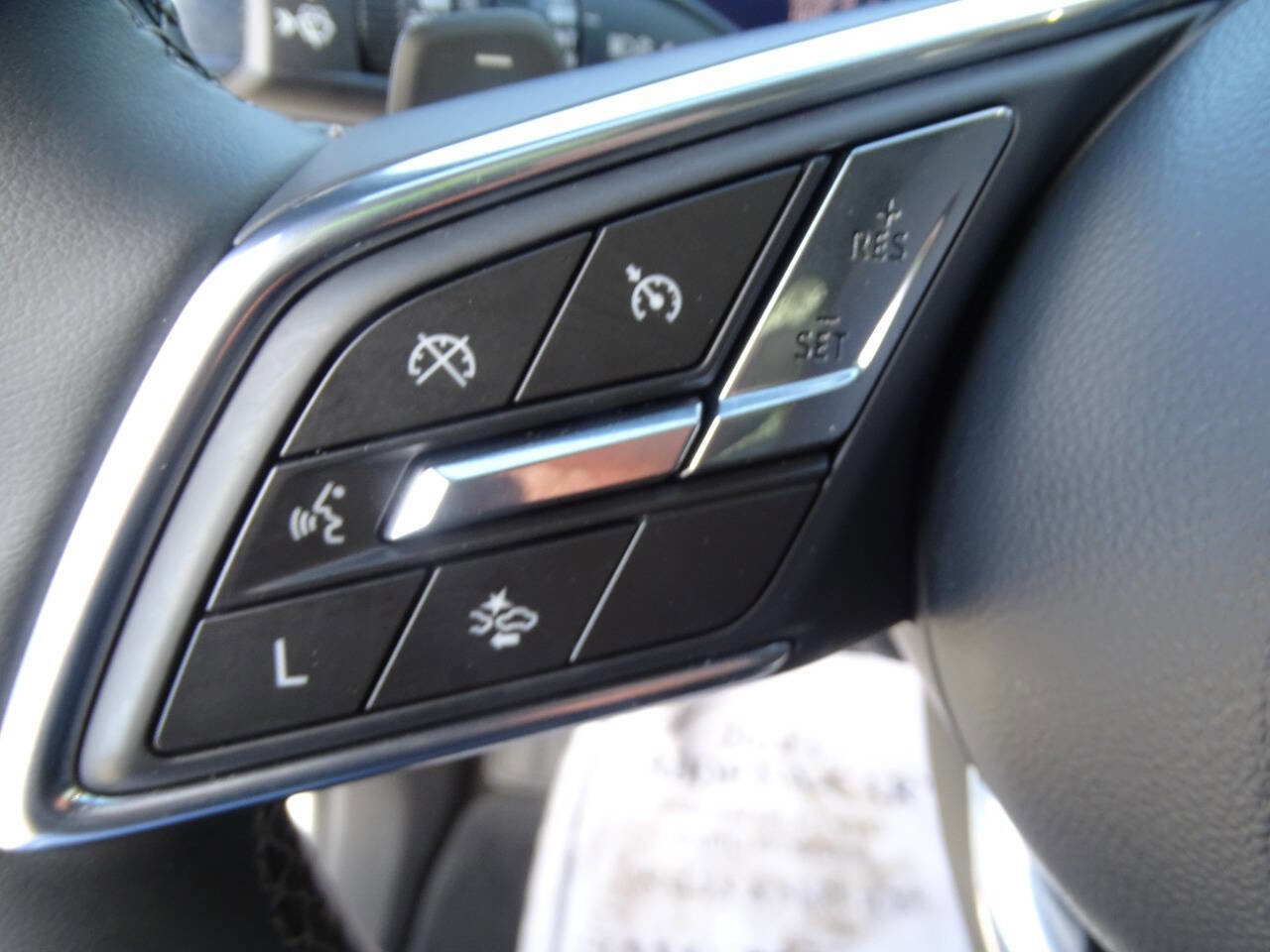 Used 2025 Buick Enclave AWD Preferred image 18