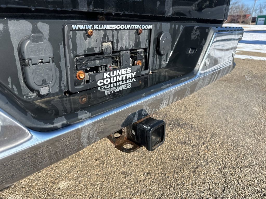 Used 2019 Chevrolet Silverado 1500 LTZ w/ LTZ Plus Package AWD/4WD image 14