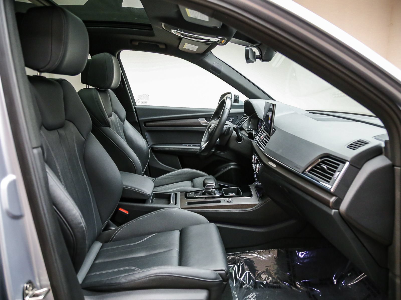 Used 2022 Audi Q5 2.0T Premium Plus w/ Premium Plus Package AWD/4WD image 18