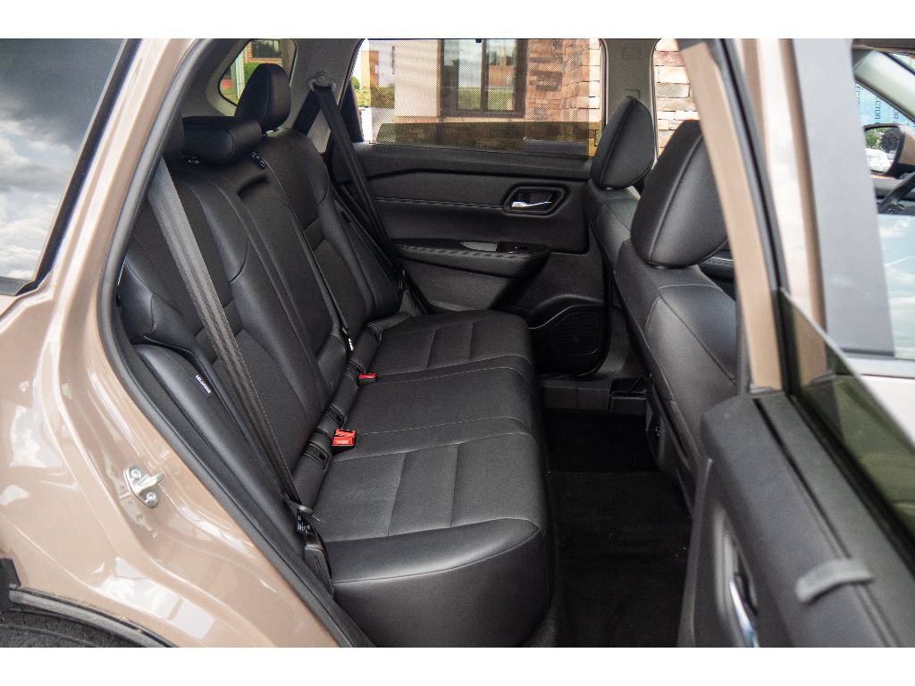 Used 2024 Nissan Rogue SV w/ SV Premium Package AWD/4WD image 20