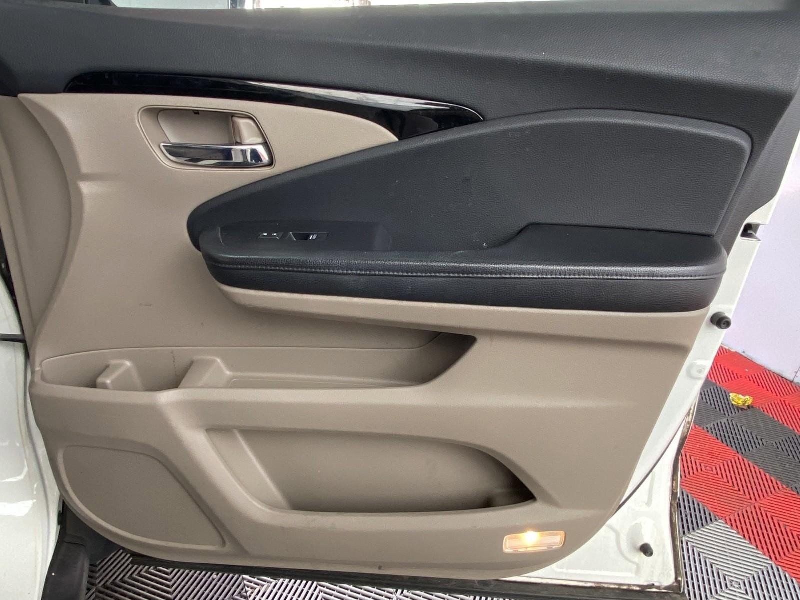 Used 2017 Honda Pilot Elite image 7