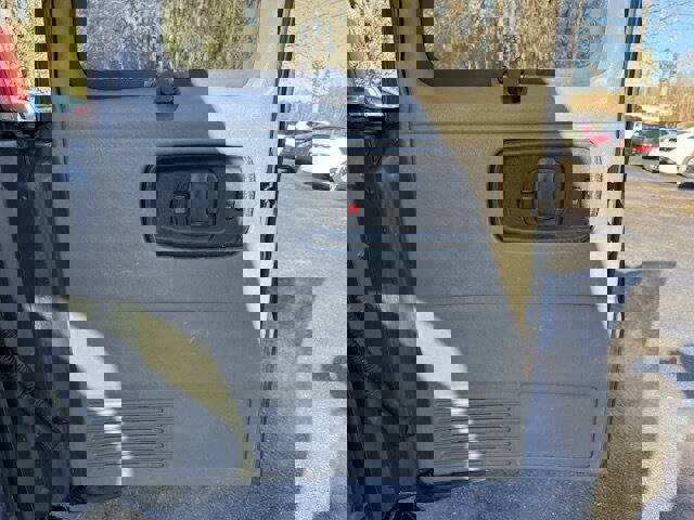 Used 2015 Chevrolet Express 2500 LS image 19