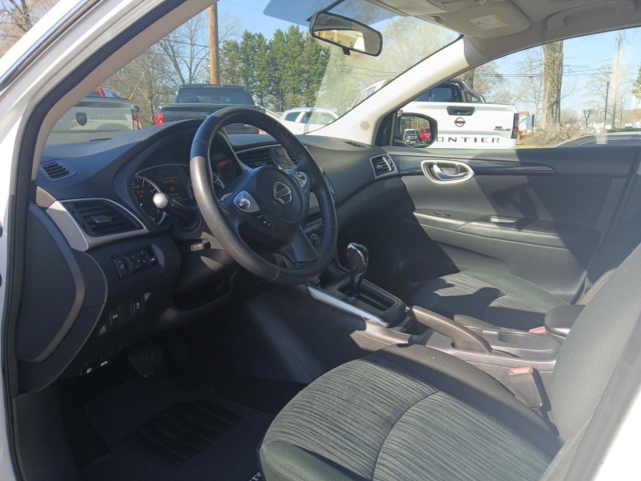 Used 2019 Nissan Sentra SV w/ Special Edition Package FWD image 17