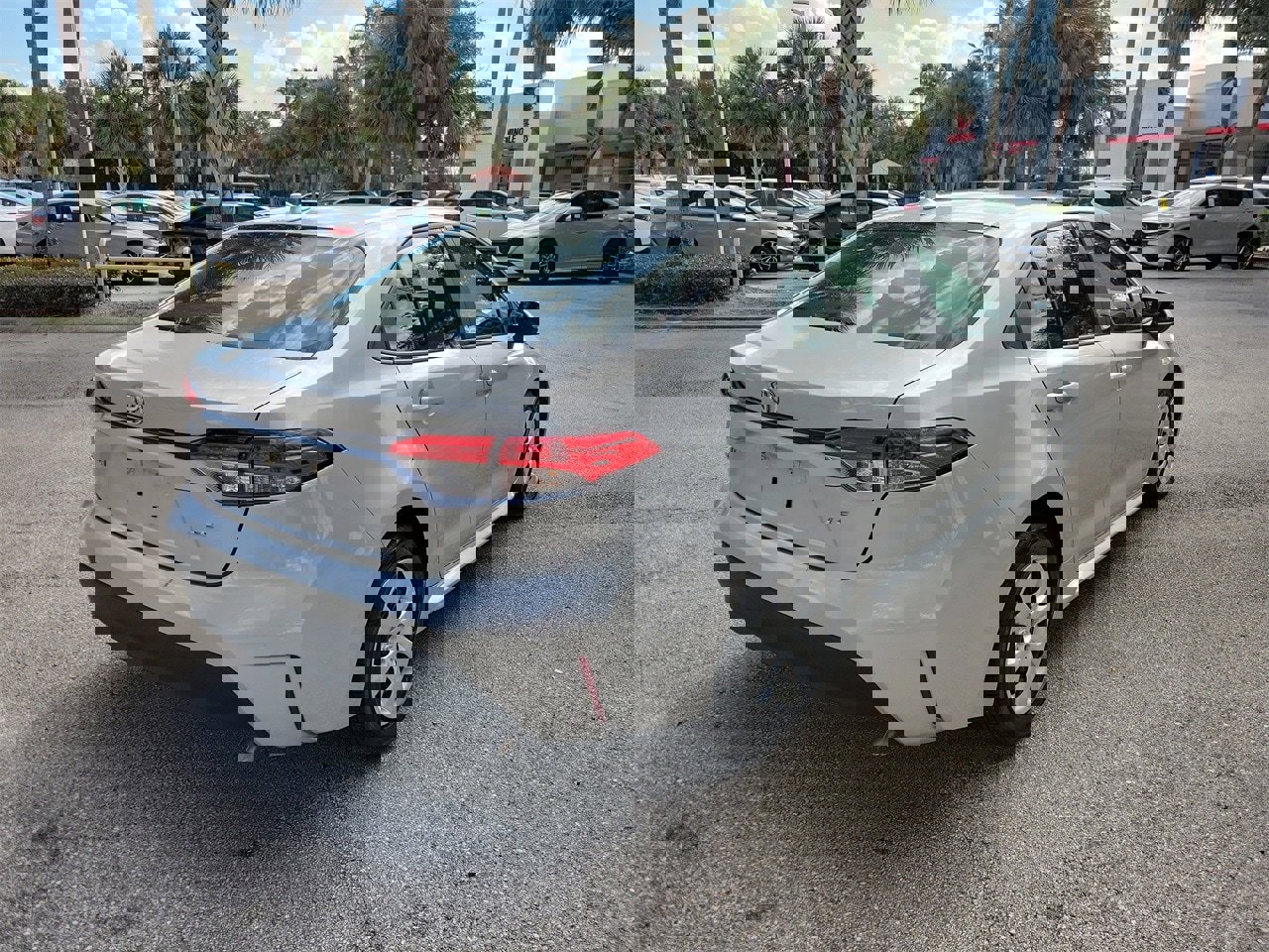 Used 2024 Toyota Corolla LE image 3