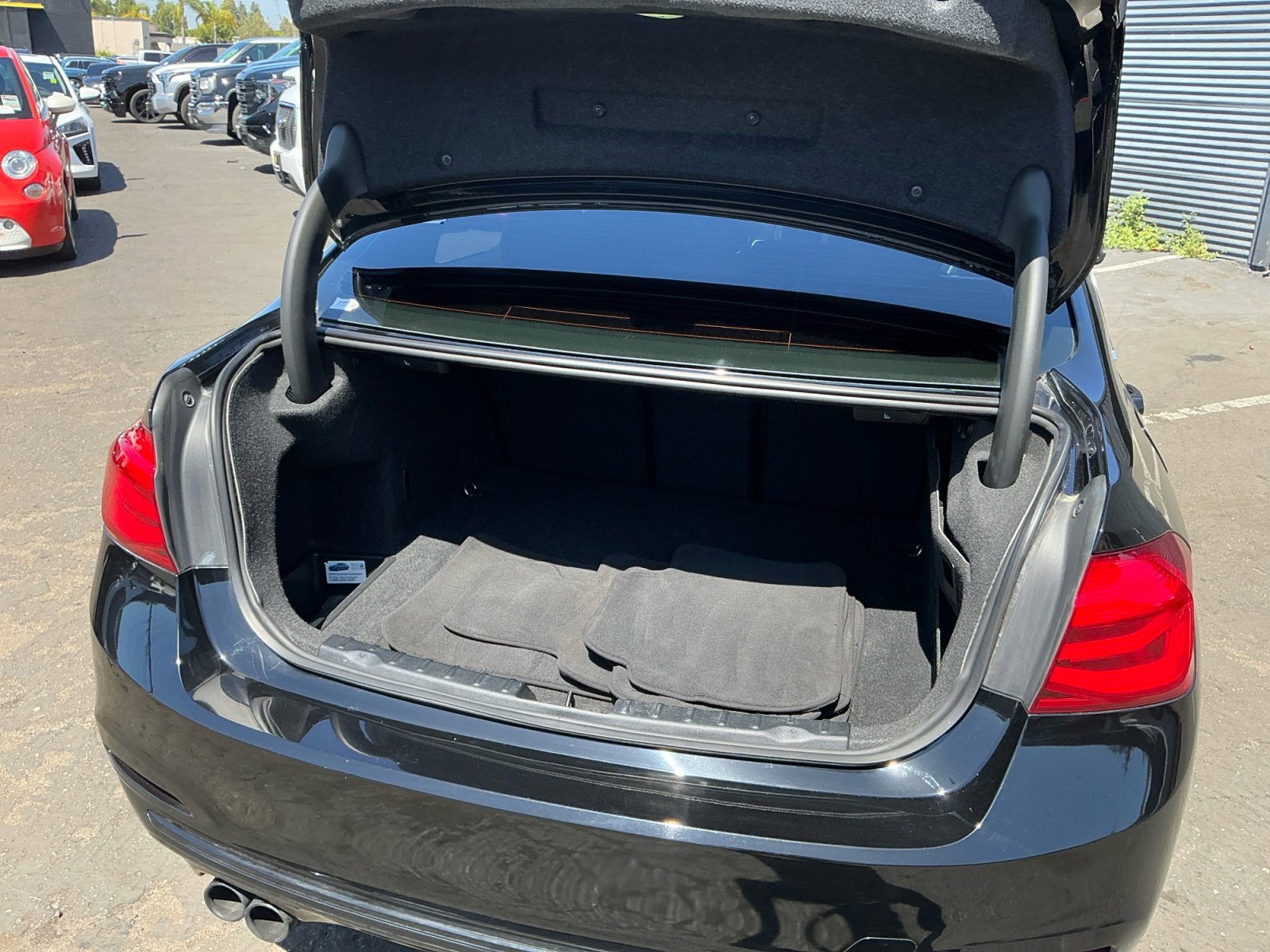 Used 2018 BMW 330e image 25