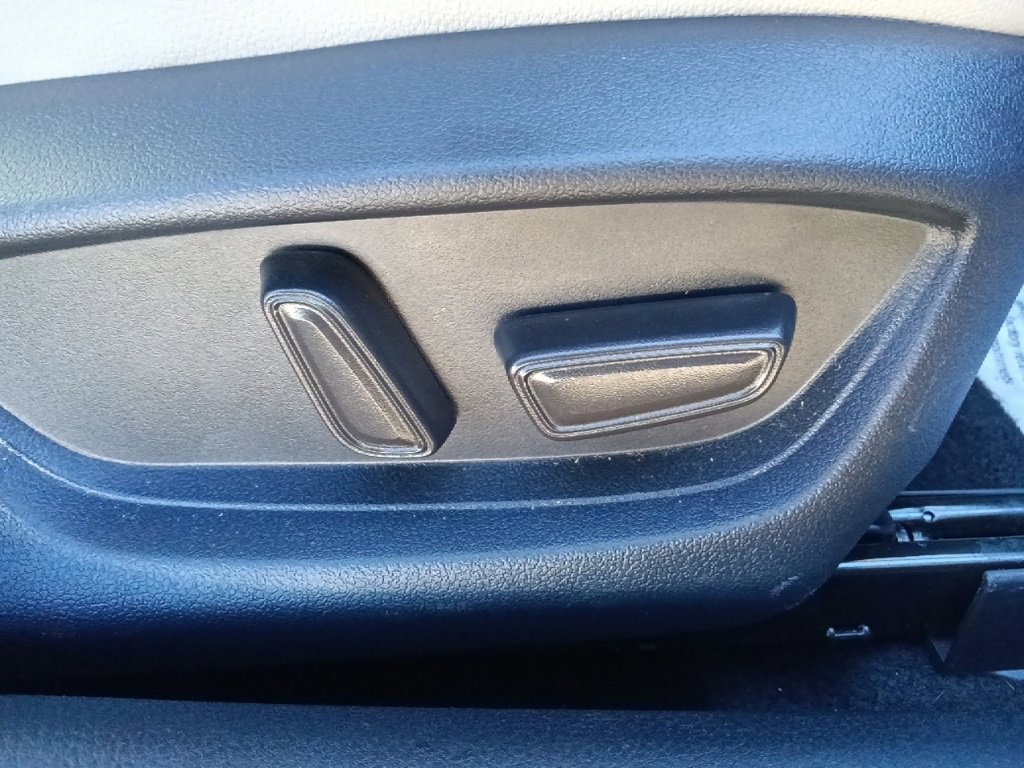 Used 2025 Toyota Camry XSE image 32