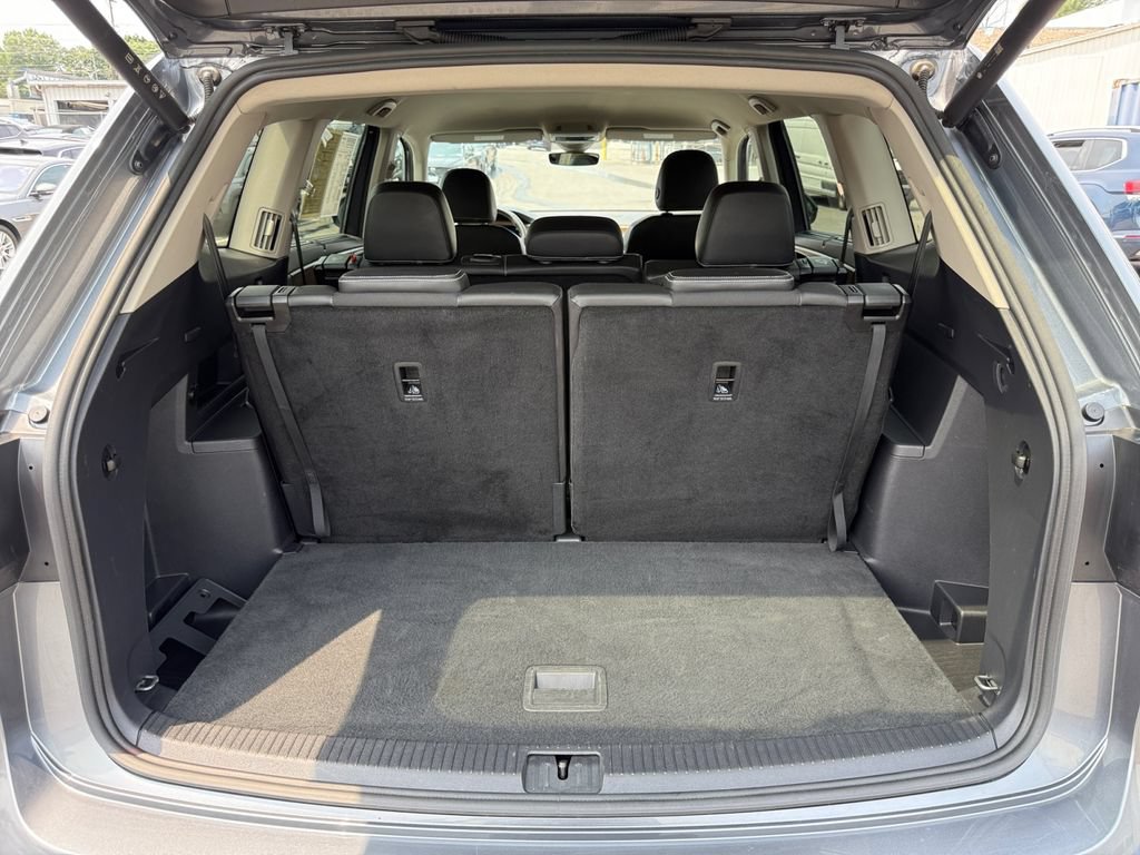 Used 2025 Volkswagen Atlas SE FWD image 24