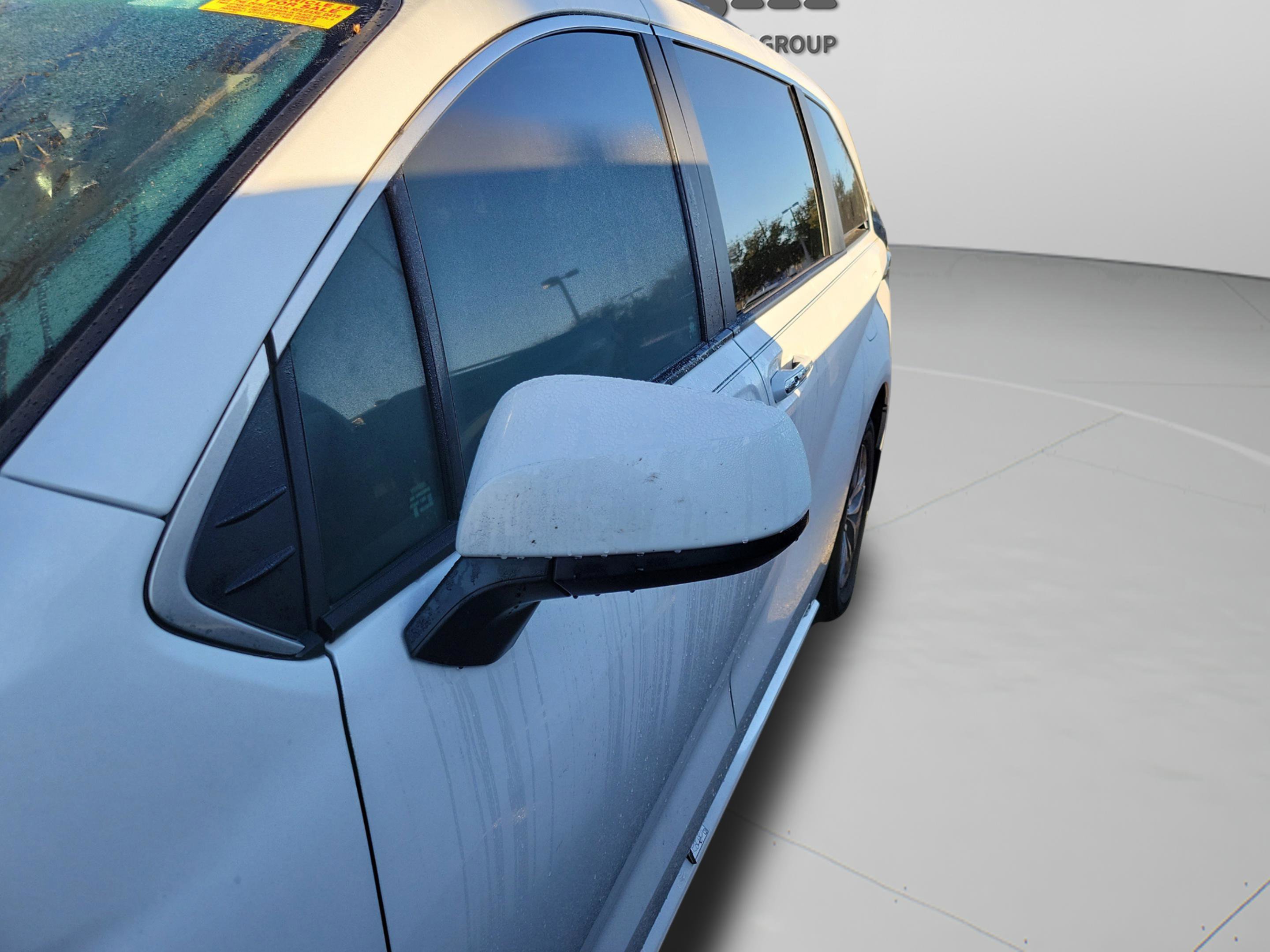 Used 2025 Toyota Sienna XLE image 27