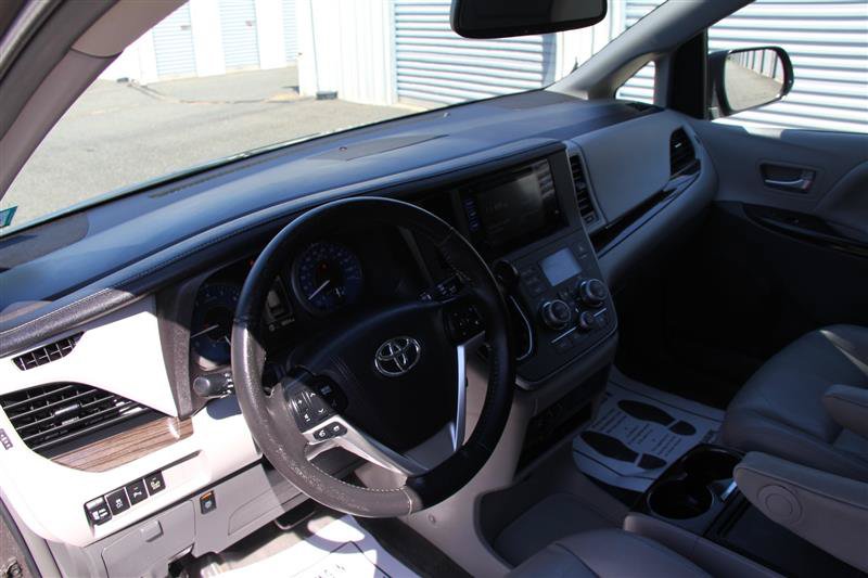 Used 2016 Toyota Sienna XLE w/ XLE Navigation Package FWD image 22