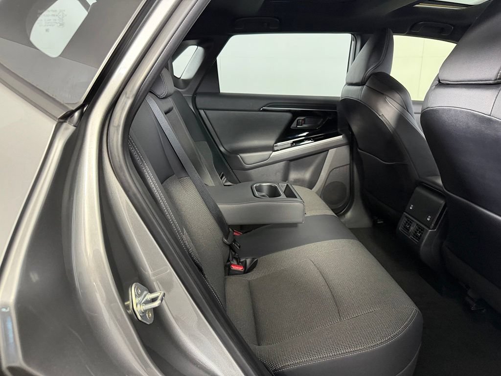 Used 2025 Toyota bZ4X FWD image 18