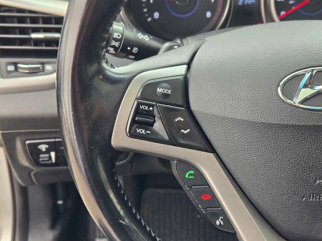 Used 2016 Hyundai Veloster Base w/ Option Group 03 image 35