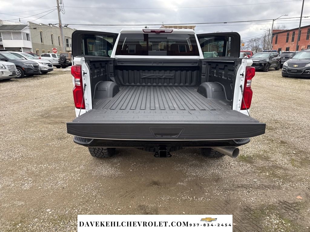 Used 2024 Chevrolet Silverado 2500 ZR2 w/ Technology Package image 31