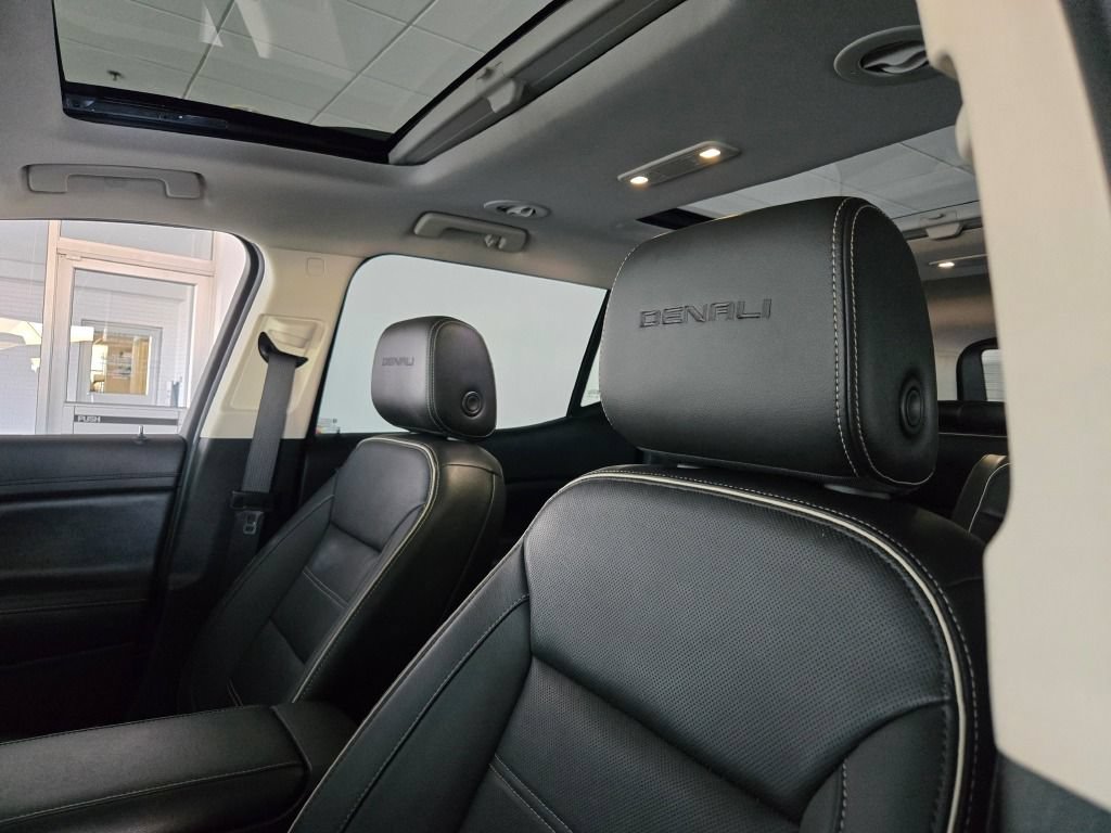 Certified 2023 GMC Acadia Denali w/ Denali Ultimate Package AWD/4WD image 26