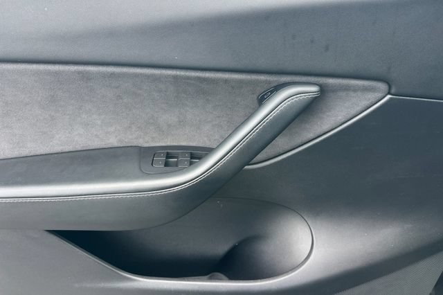 Used 2022 Tesla Model Y Performance AWD/4WD image 12
