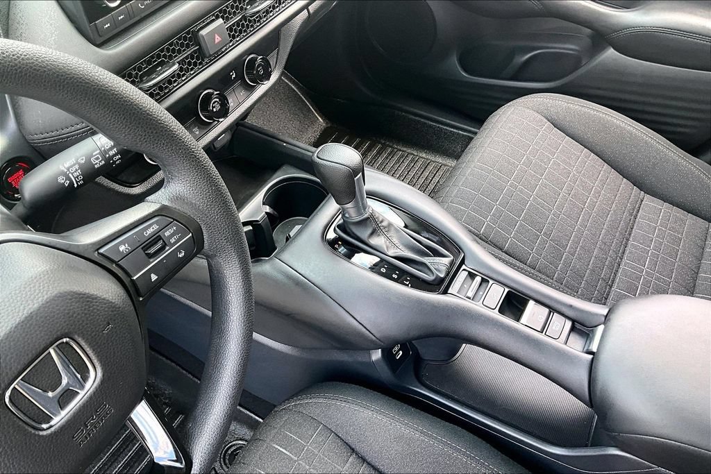 Certified 2025 Honda HR-V LX image 17