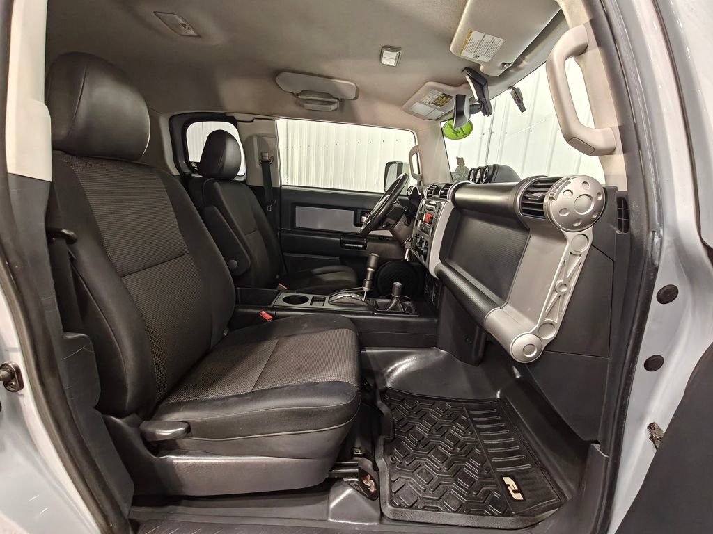 Used 2014 Toyota FJ Cruiser 4WD w/ Upgrade Package image 25