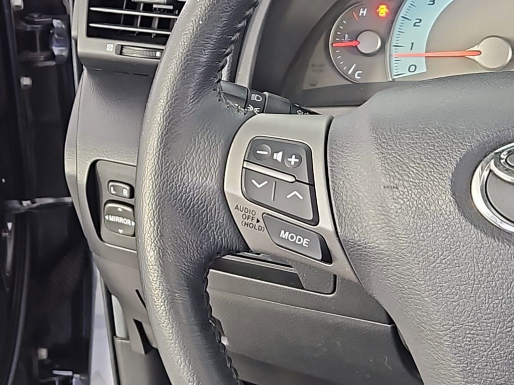 Used 2011 Toyota Camry SE w/ SE/XLE Extra-Value Pkg image 30