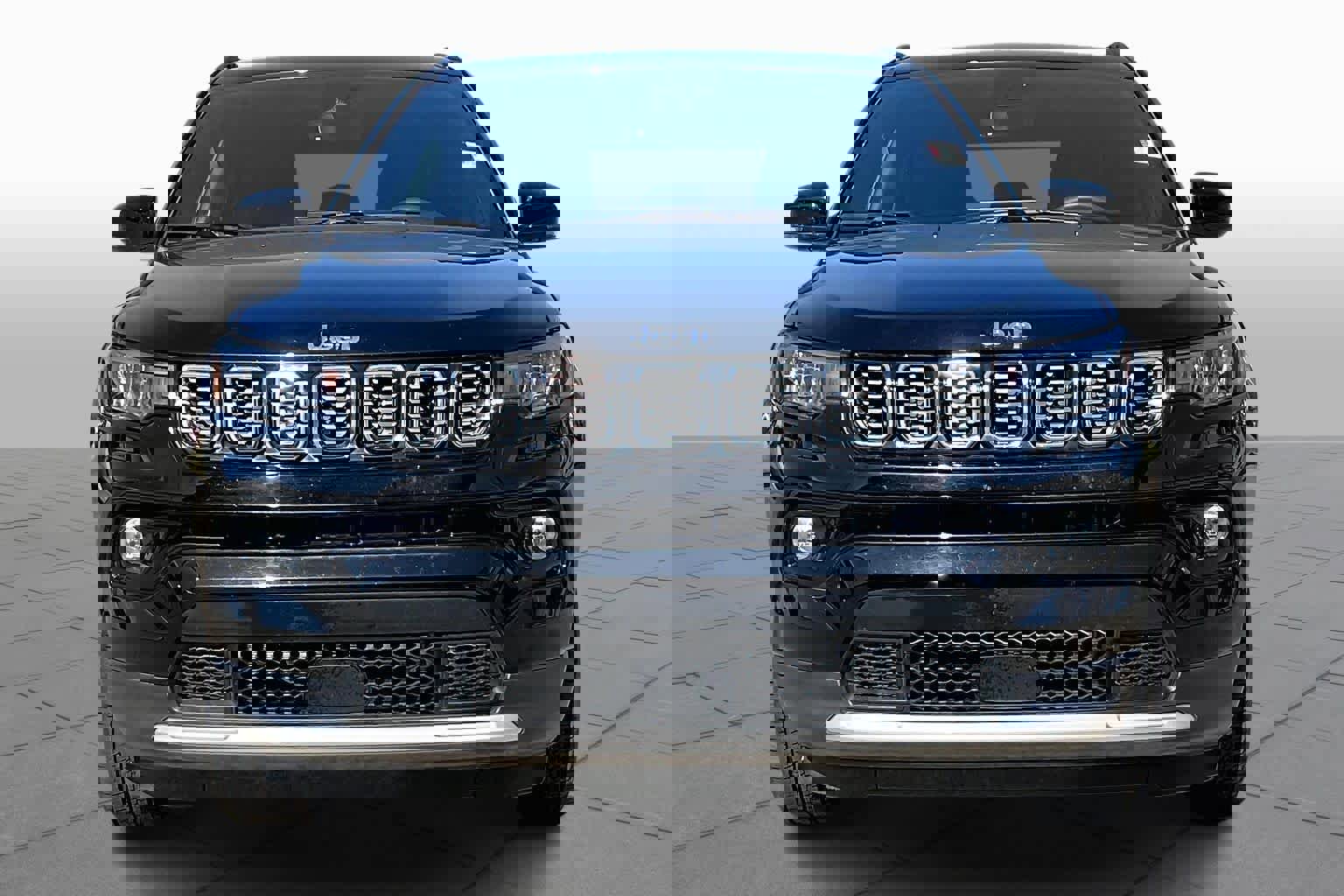 Used 2025 Jeep Compass Limited image 4