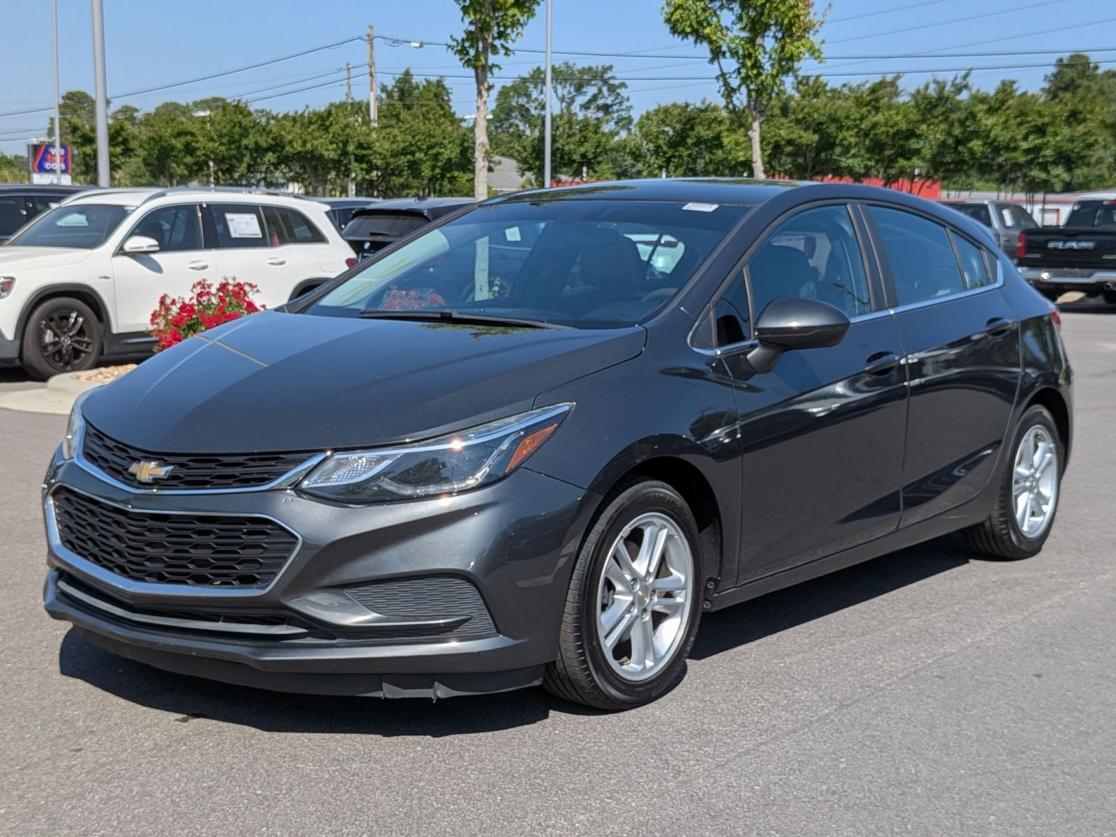 Used 2017 Chevrolet Cruze LT w/ Sun And Sound Package FWD image 7
