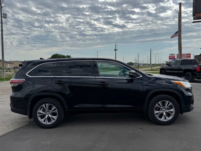 Used 2014 Toyota Highlander Plus AWD/4WD image 35