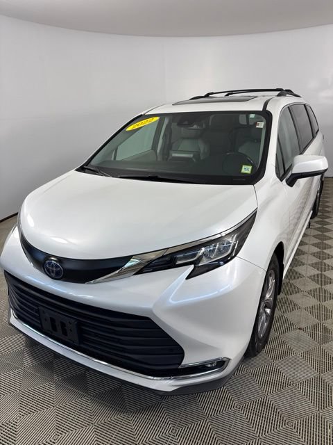 Used 2022 Toyota Sienna XLE FWD image 9