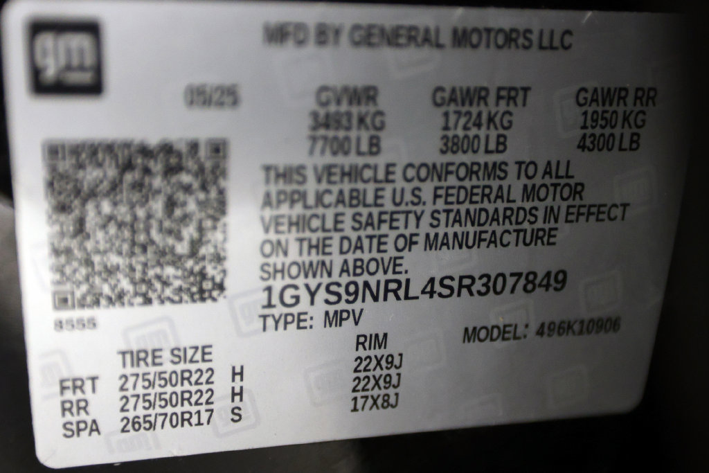 Used 2025 Cadillac Escalade ESV Sport w/ LPO, ONYX Package AWD/4WD image 53