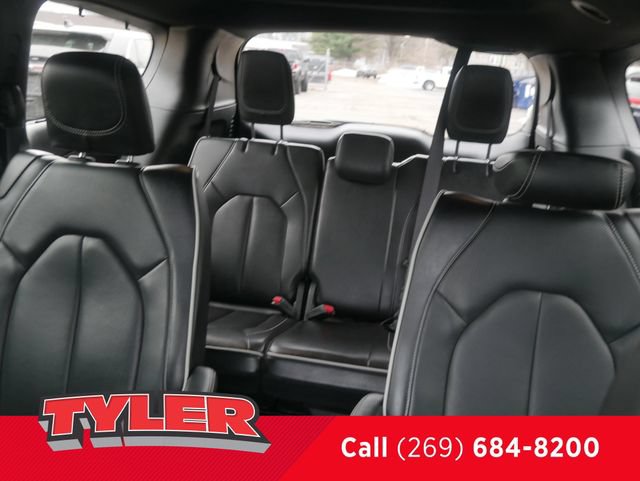 Used 2025 Chrysler Pacifica Limited FWD image 38