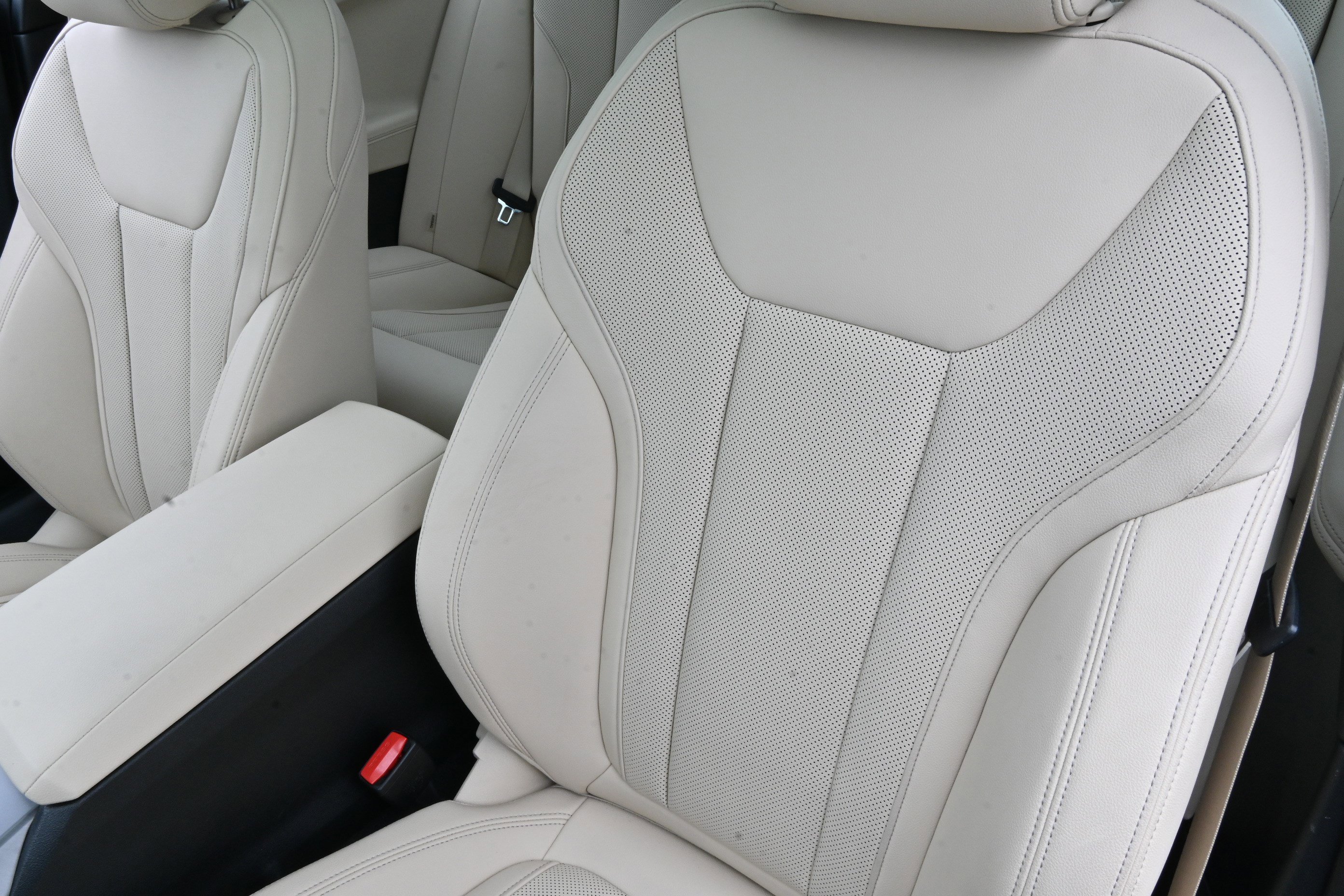 Certified 2025 BMW M240i Coupe RWD image 12