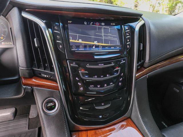 Used 2015 Cadillac Escalade ESV Luxury RWD image 20