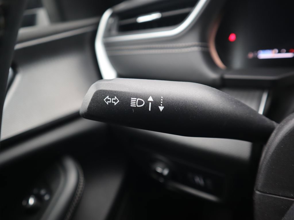 Used 2025 Jeep Grand Cherokee L Laredo image 25