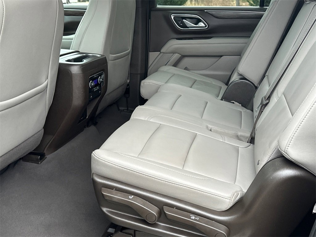 Used 2023 Chevrolet Suburban LT image 14