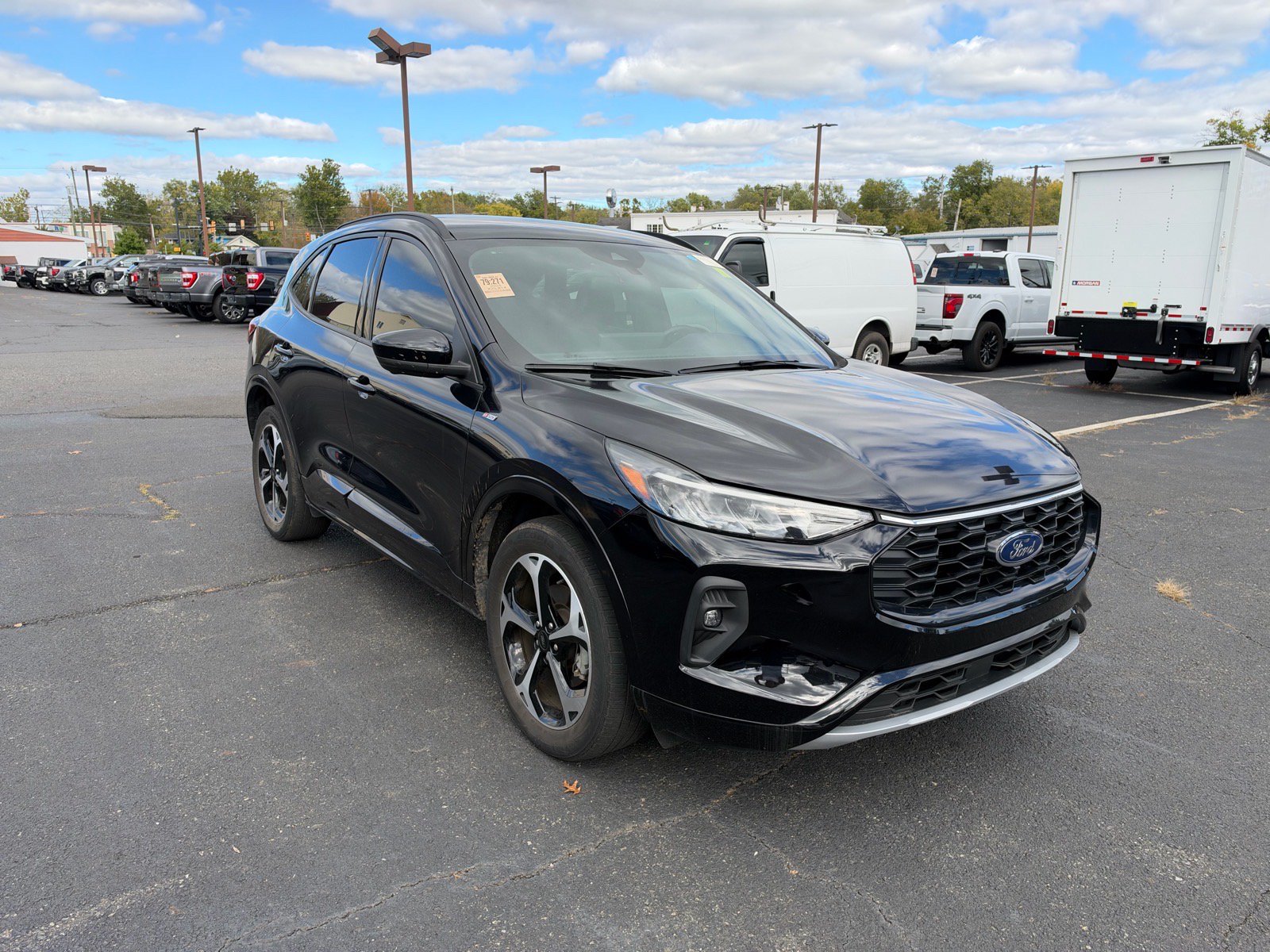 Used 2024 Ford Escape ST-Line Select w/ Tech Pack #2 AWD/4WD image 3