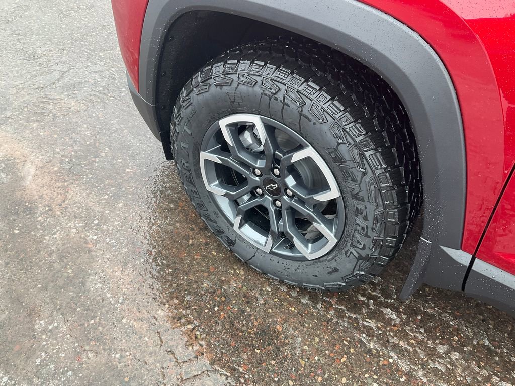 New 2026 Chevrolet Equinox ACTIV w/ LPO, Floor Liner Package AWD/4WD image 33