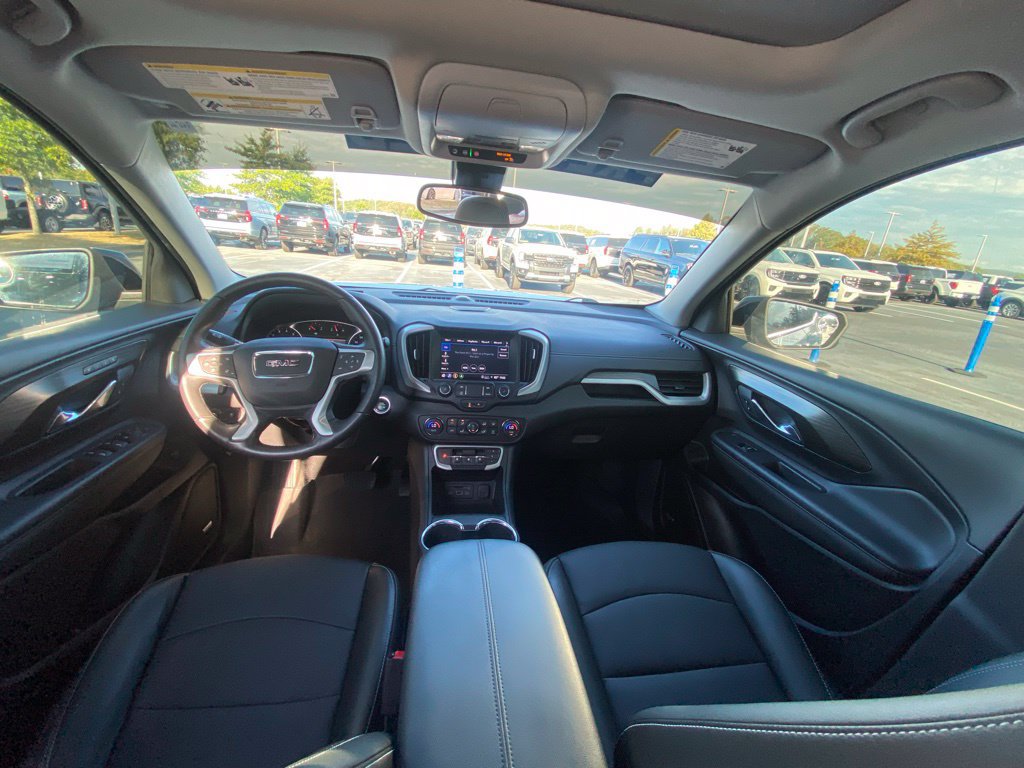Used 2022 GMC Terrain SLT w/ Infotainment Package II FWD image 27