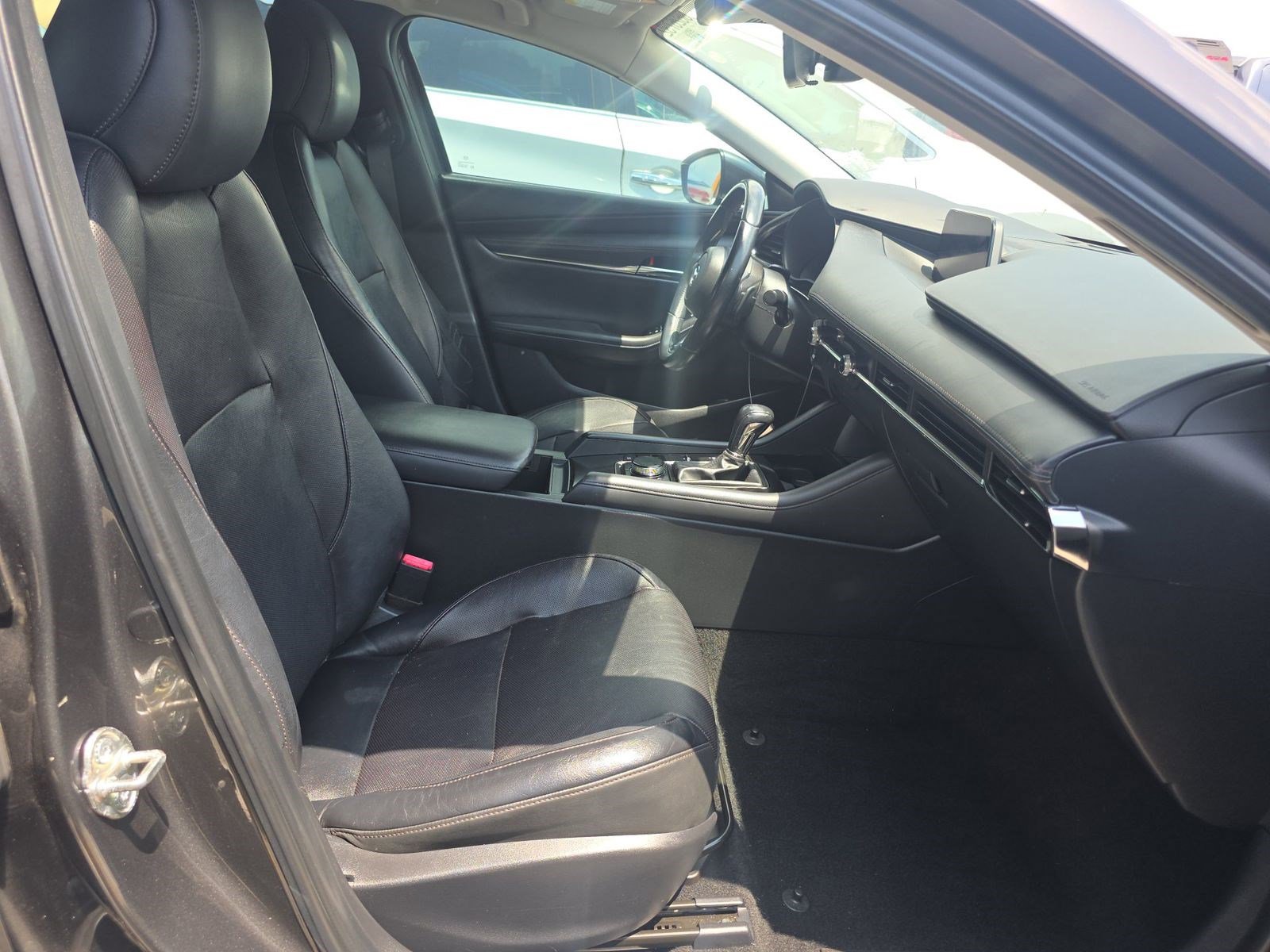 Used 2019 MAZDA MAZDA3 Sedan w/ Premium Package FWD image 11