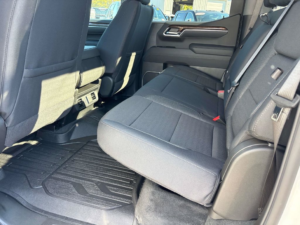 New 2026 GMC Sierra 1500 Elevation w/ Elevation Select Package AWD/4WD image 9
