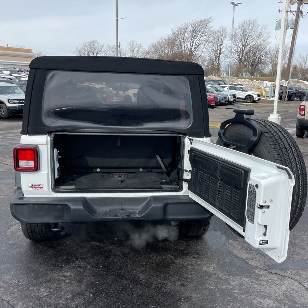 Used 2023 Jeep Wrangler Sport S image 32