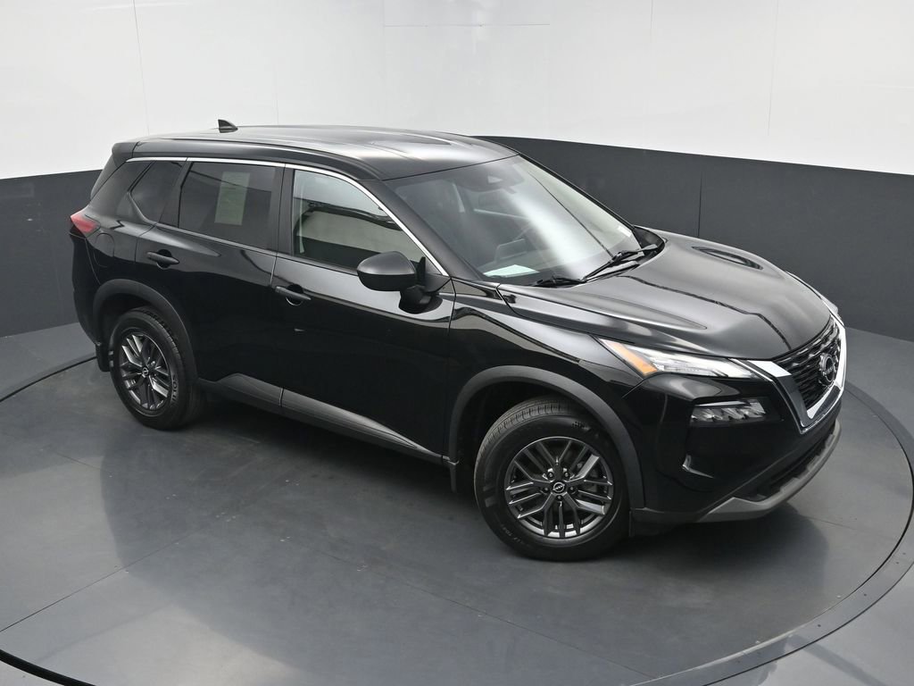 Used 2023 Nissan Rogue S image 28