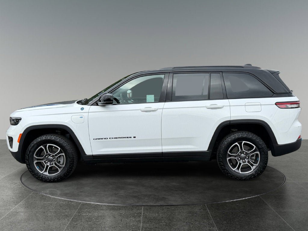 Used 2022 Jeep Grand Cherokee Trailhawk AWD/4WD image 6