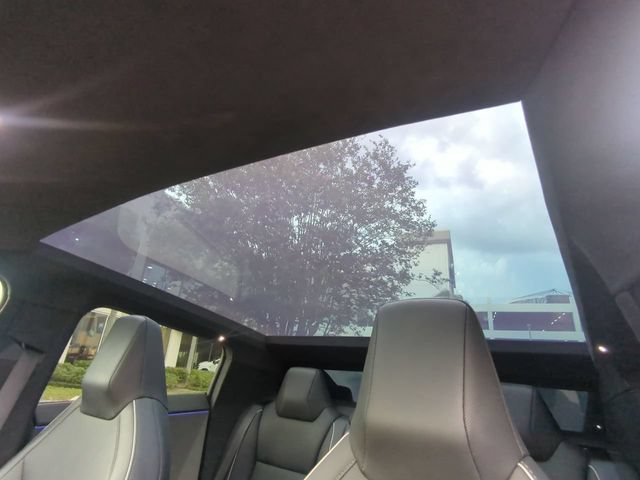 Used 2024 Tesla Cybertruck AWD Crew Cab image 20