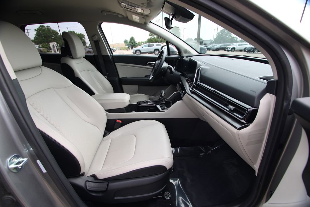 Used 2024 Kia Sportage EX FWD image 8