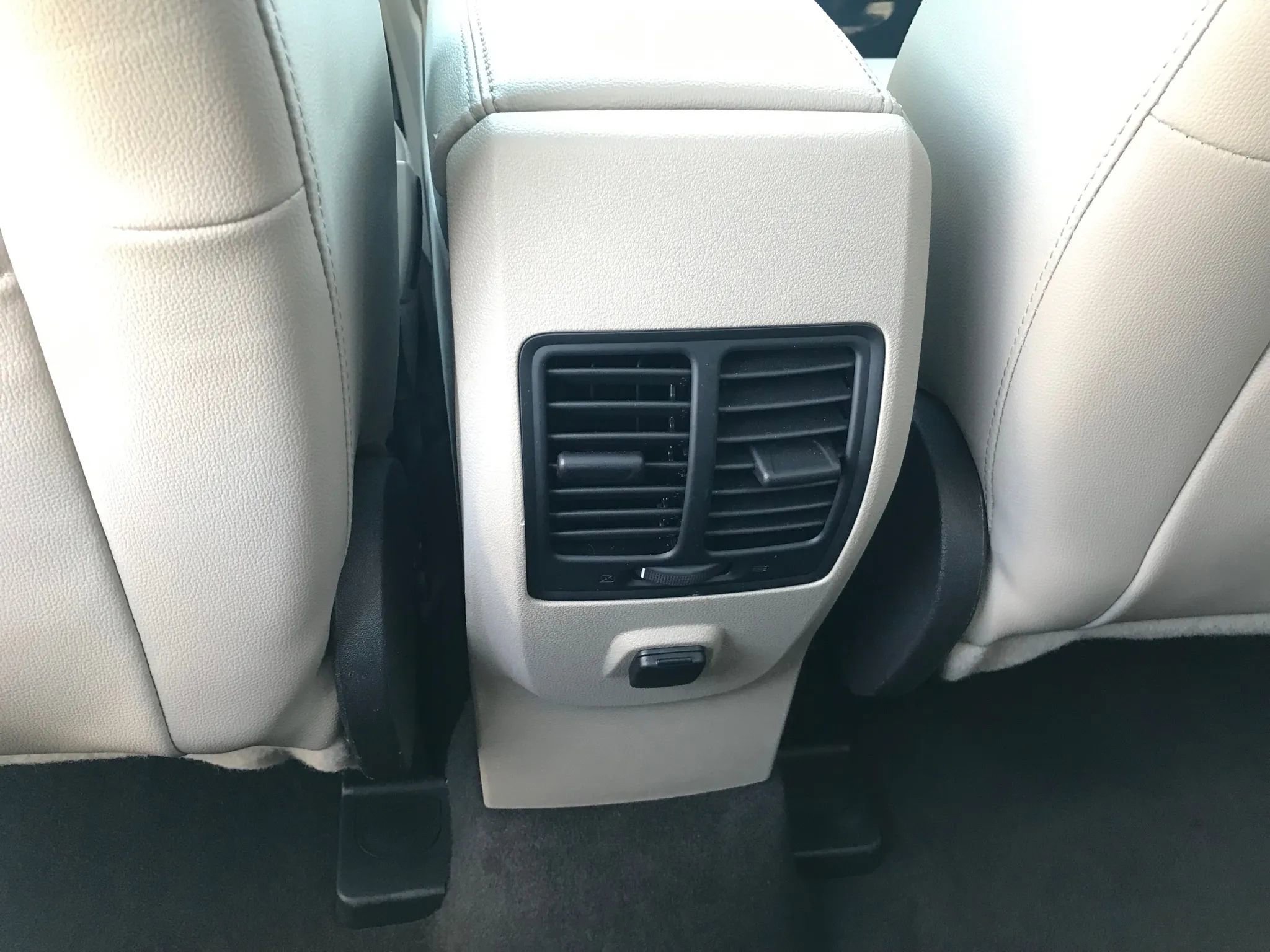 Used 2018 Ford Escape SEL w/ Ford Safe & Smart Package image 35