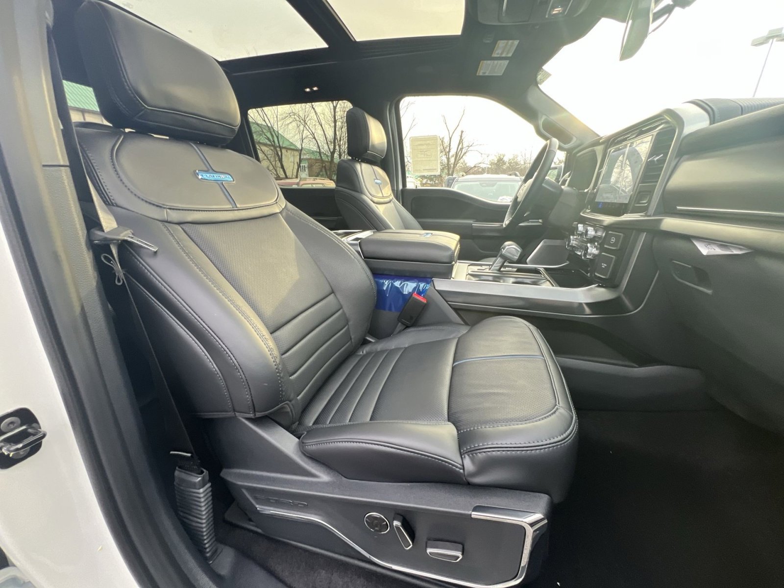 New 2025 Ford F150 Platinum w/ Equipment Group 702A High image 27