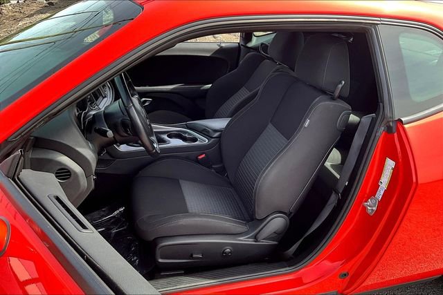 Used 2022 Dodge Challenger R/T w/ Blacktop Package image 18