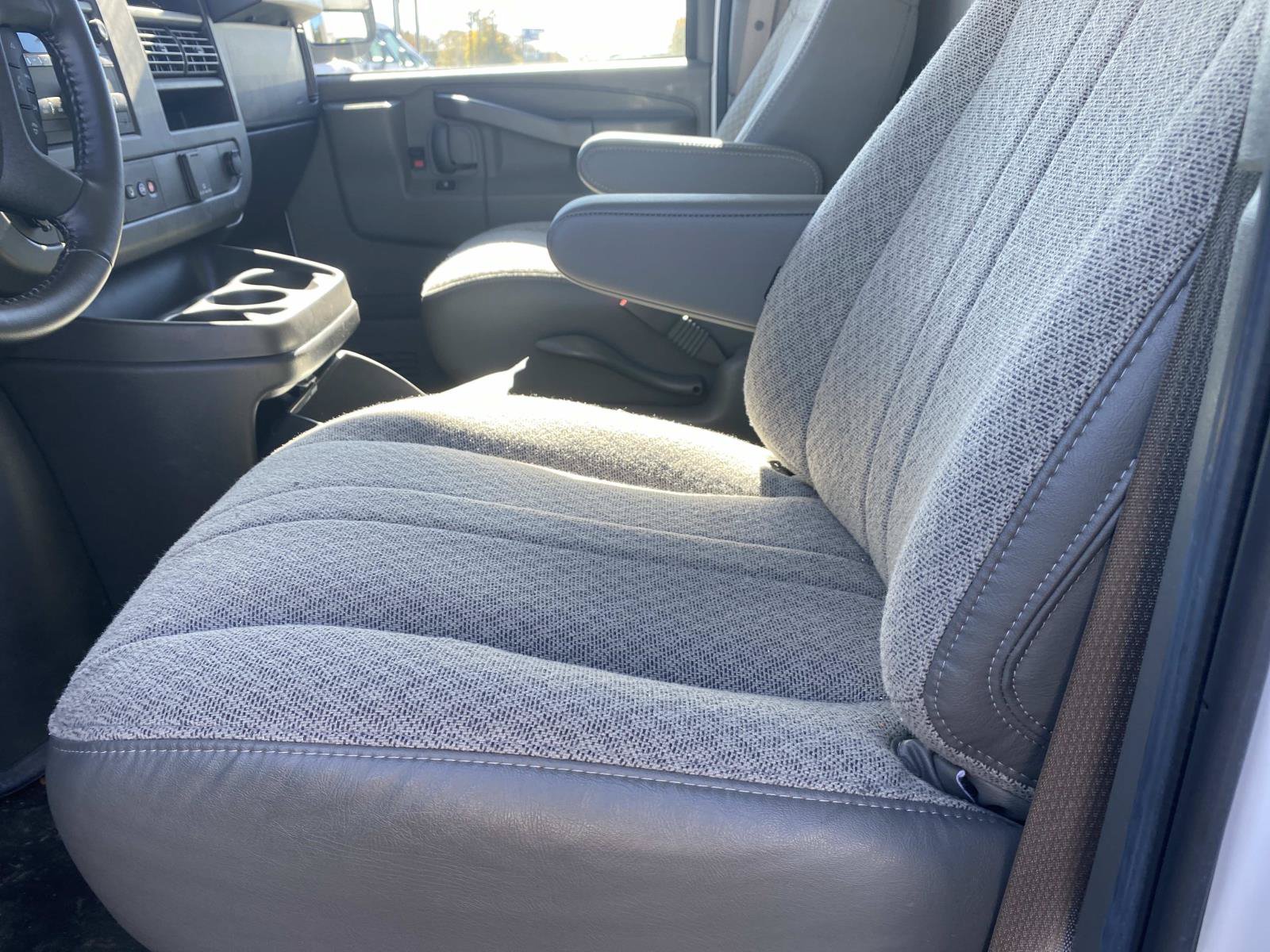 New 2023 GMC Savana 3500 w/ Power Convenience Package RWD image 7
