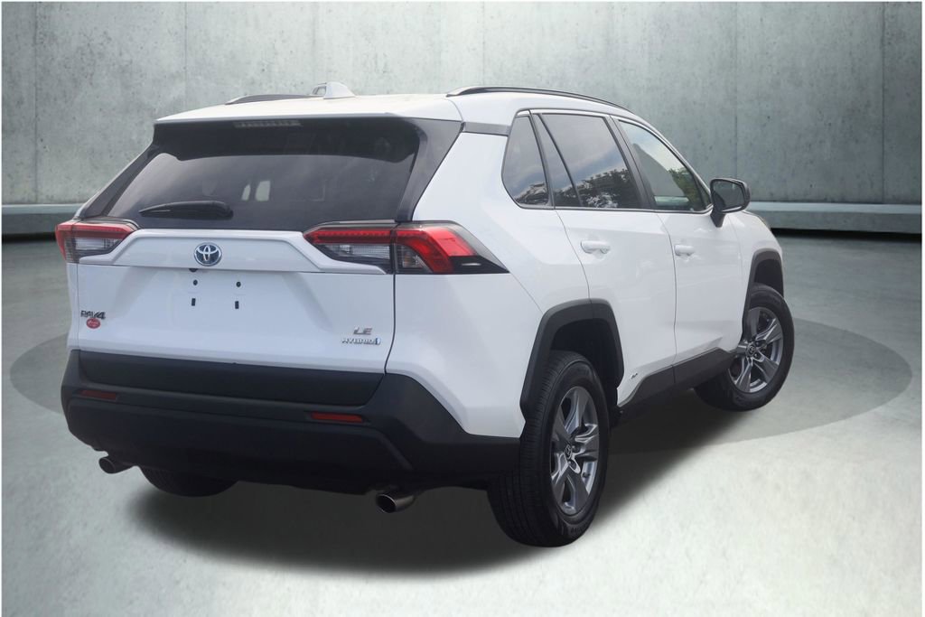 Used 2022 Toyota RAV4 LE AWD/4WD image 18