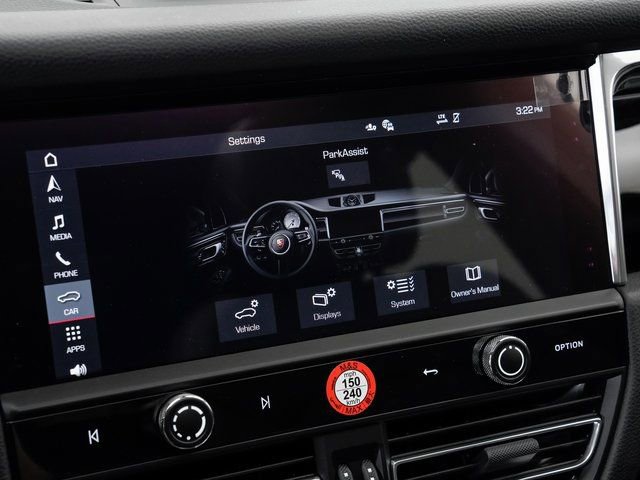 Certified 2025 Porsche Macan image 17
